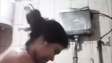 Local bhabhi selfie in the bathroom
