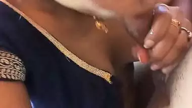 Married maid’s Tamil blowjob makes her owner cum