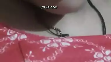 Close up selfie video of desi bhabhi showing nude body