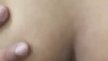 Guy drills his GF’s tight asshole in desi xxx MMS