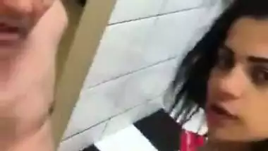 Delhi babe enjoys her sugar daddy’s dick in the Indian xxx