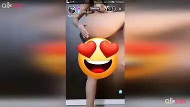 Desi sexy bitch displaying her nude body on XXX cam 15 part