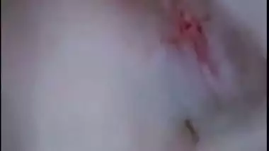 Nude Indian girl strips to show her sexy body