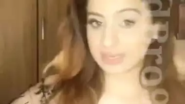 Desi Babe Kenisha Awasthi New Live