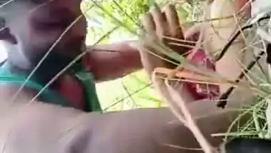 Trapping desi village girl and fucking her outdoor MMS