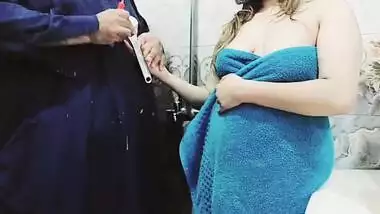 Desi Indian Aunty Seducing Real Plumber And Fucked With Clear Hindi Voice Sex Talk