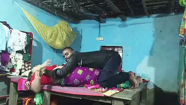 Village bhabhi Renuka sex affair Bengali homemade clip